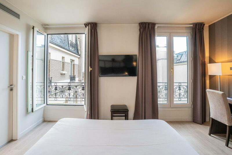 HOTEL DE FLORE